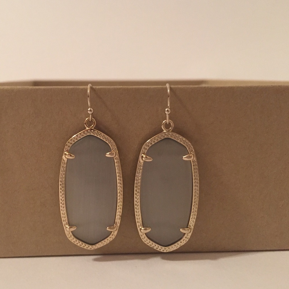 Kendra Scott Elle earrings